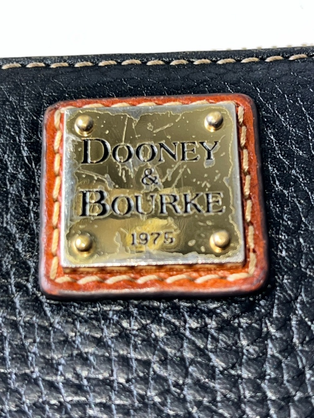 Dooney & Bourke | Pebble Grain Zip Around Wallet | Black | Large - Picture 13 of 15